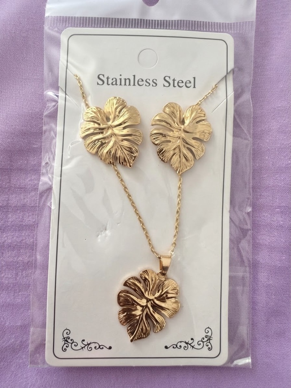 Stainless Steel leaf Women’s Necklace and Earring Set. High Quality.